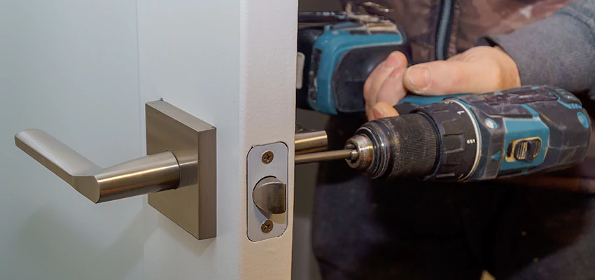 Broken Door Handle Lock Repair in Holtville, California